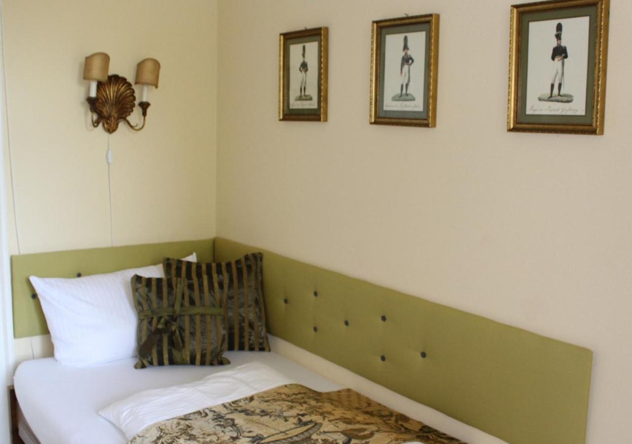 Naturschlosshotel Blumenthal Aichach Zimmer foto