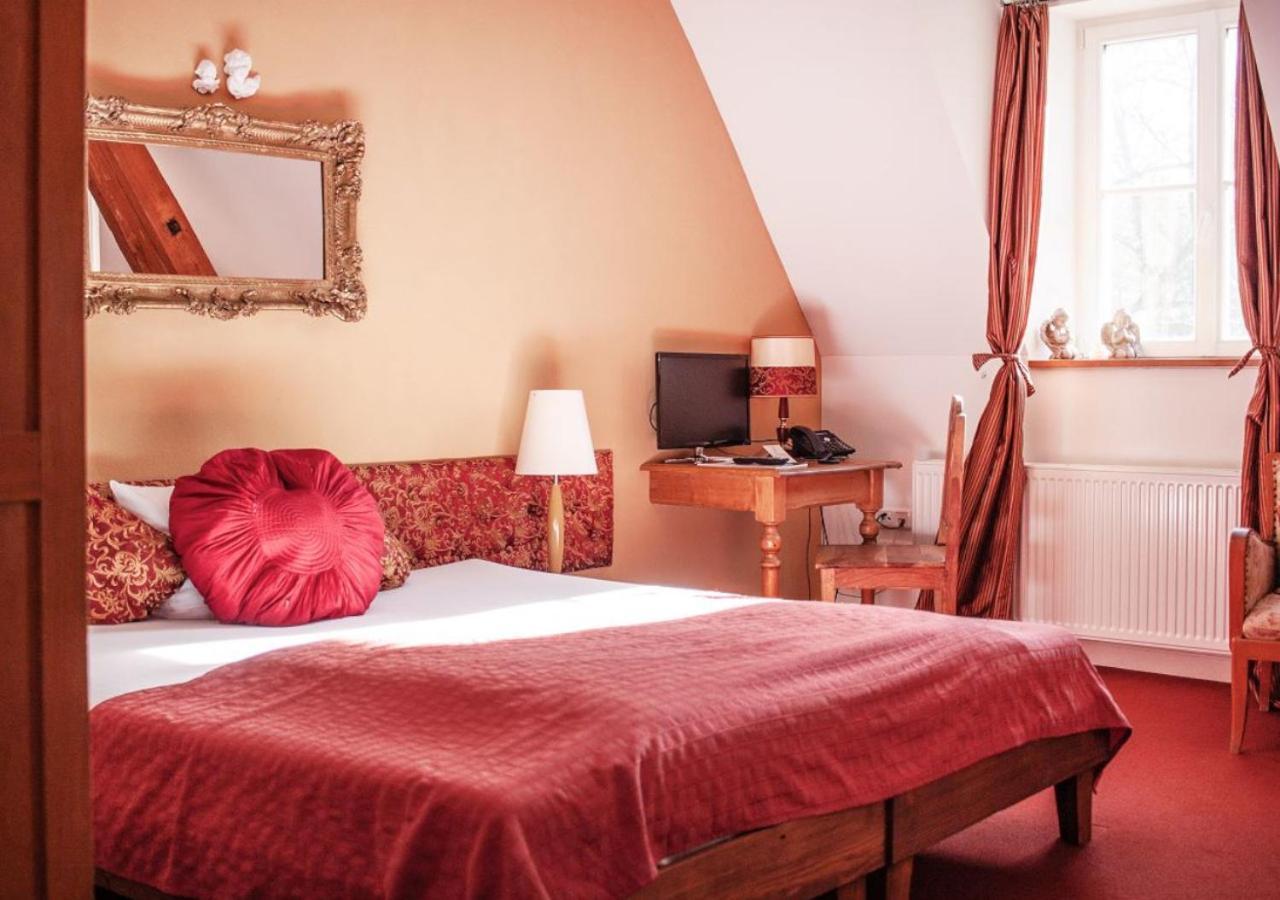 Naturschlosshotel Blumenthal Aichach Zimmer foto